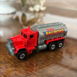 Peterbilt Tank Truck Railroad Tanker Hot Wheels 1988 Vintage Hotwheels Diecast